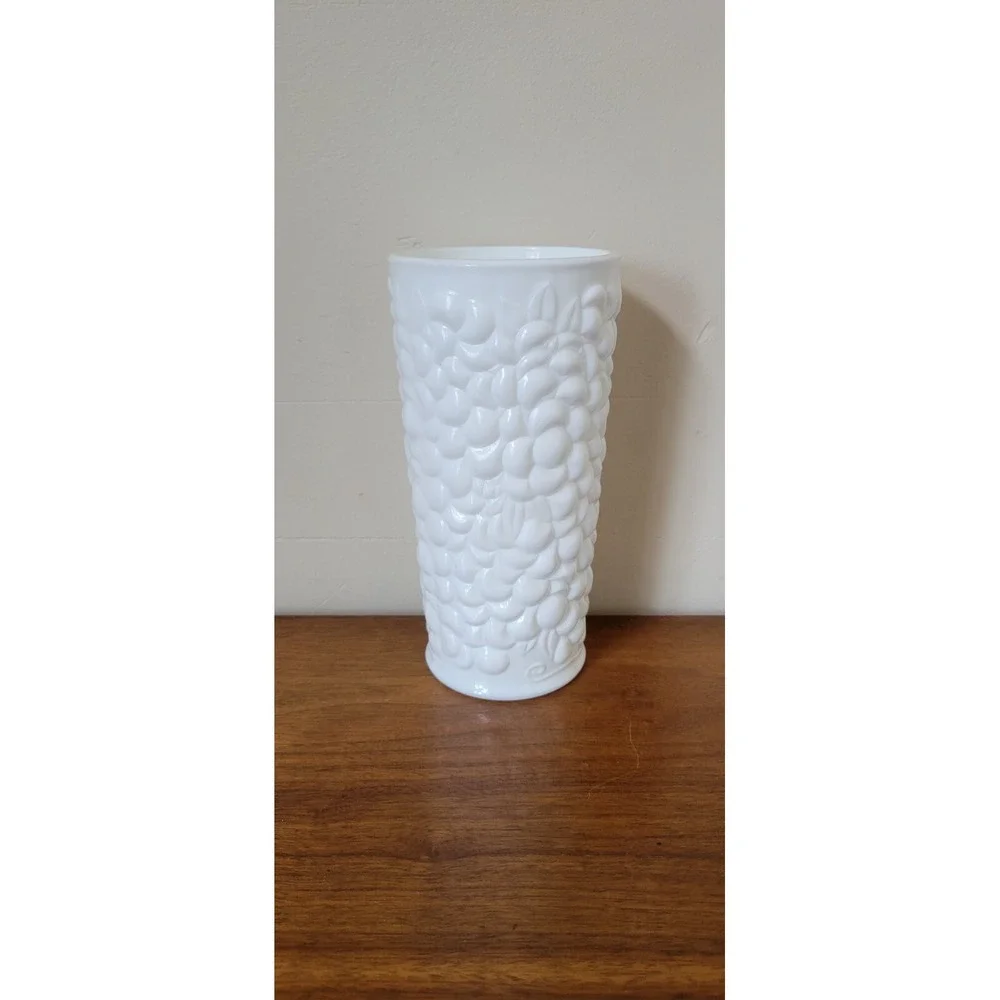 Indiana Glass Vintage White Milk Glass 7.5
